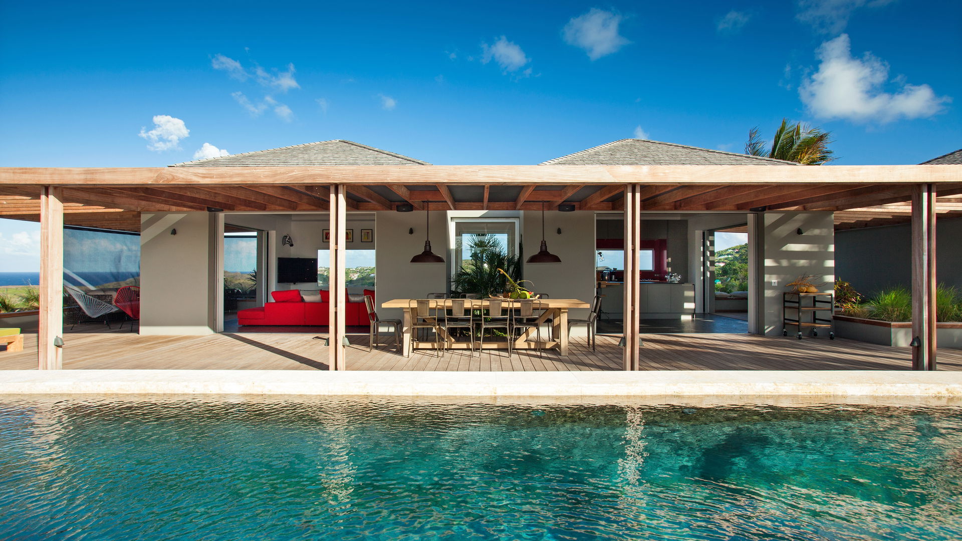 POOL & TERRACE