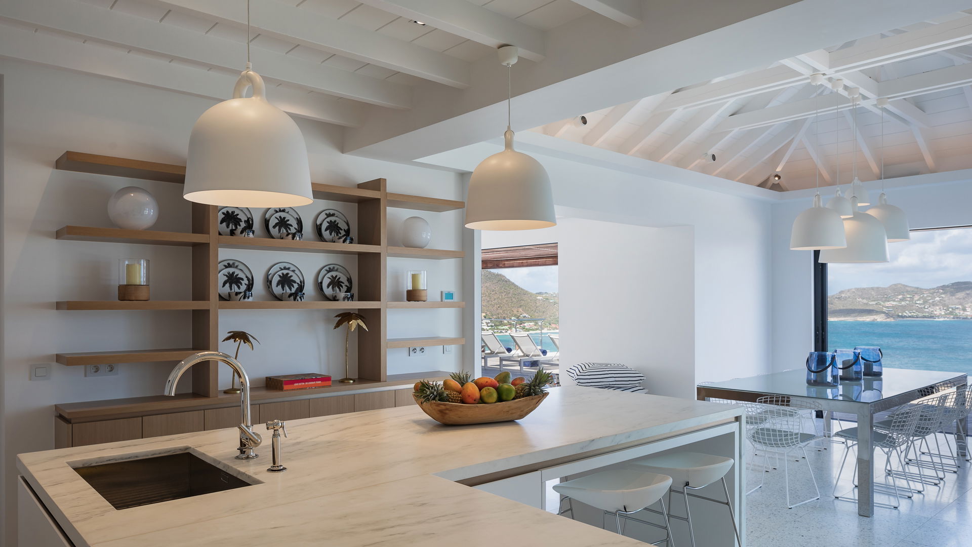 KITCHEN & DINING AREA