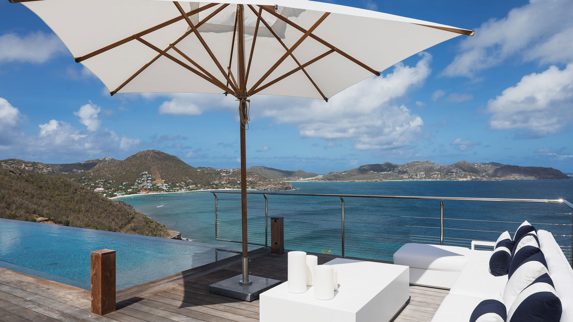 POOL & TERRACE