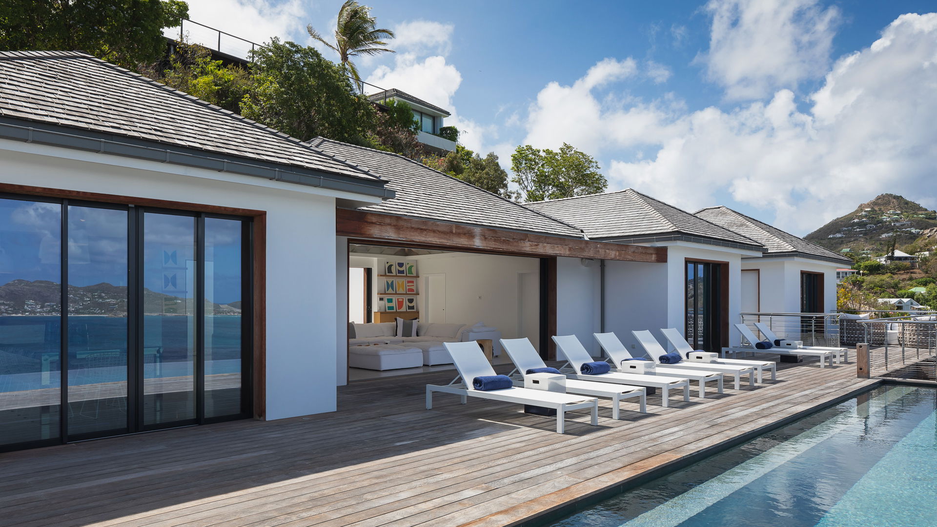 POOL & TERRACE