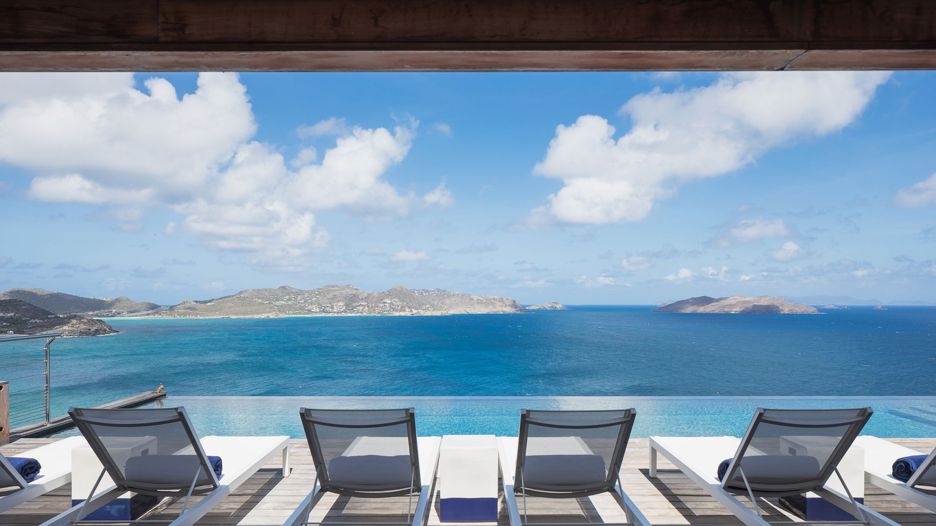 POOL & TERRACE