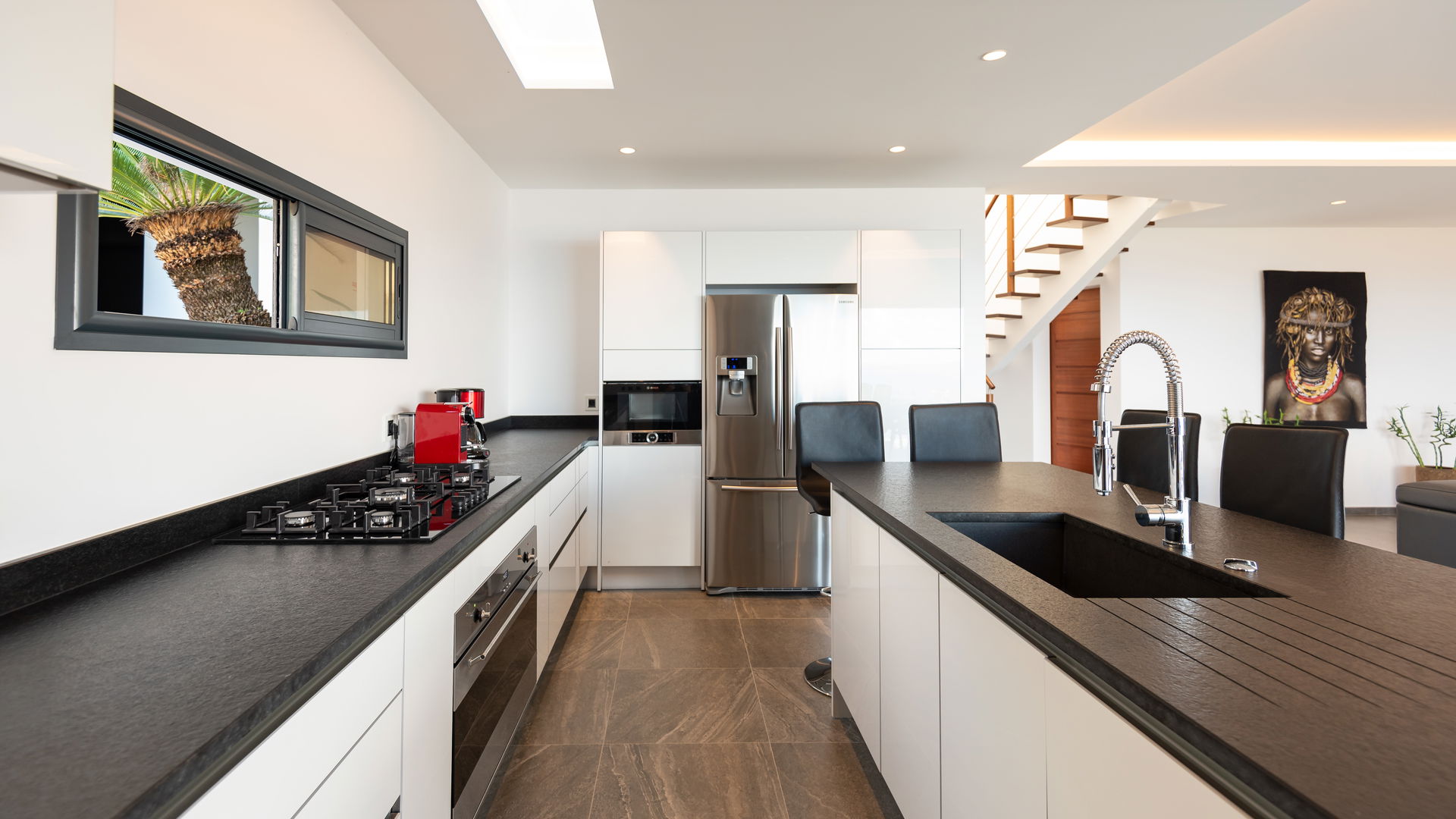 KITCHEN & DINING AREA