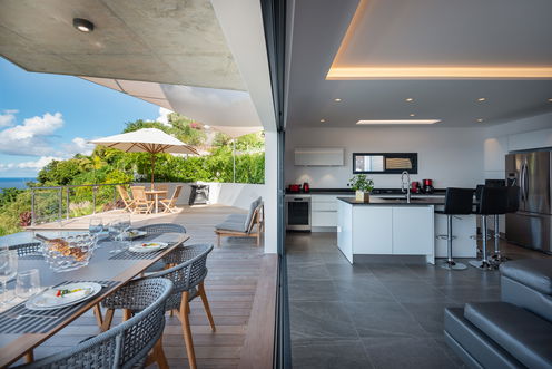 VILLA GOLDEN VIEW KITCHEN & DINING AREA 4