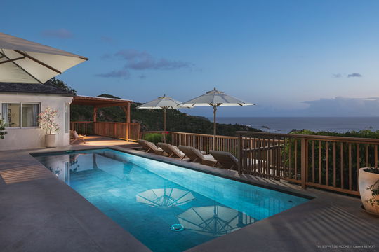 VILLA ESPRIT DE ROCHE BY NIGHT 2