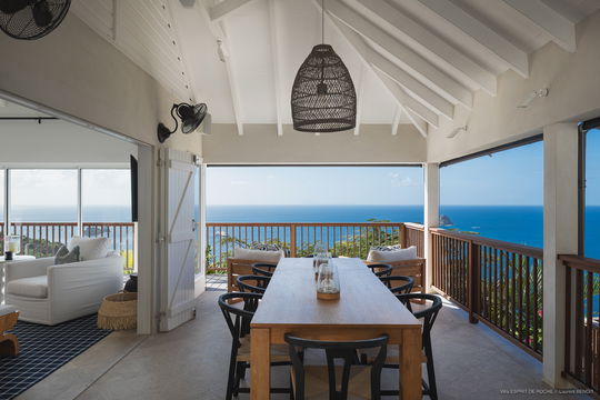 VILLA ESPRIT DE ROCHE KITCHEN & DINING AREA 2