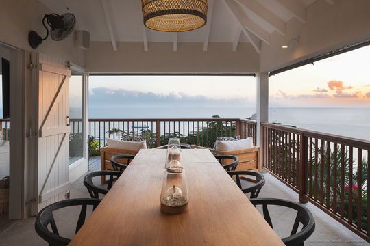 VILLA ESPRIT DE ROCHE KITCHEN & DINING AREA 7