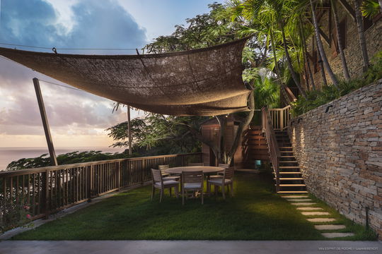 VILLA ESPRIT DE ROCHE KITCHEN & DINING AREA 8