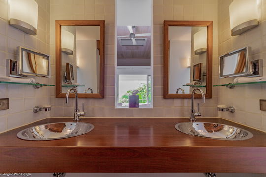 VILLA LAM BEDROOM1 5