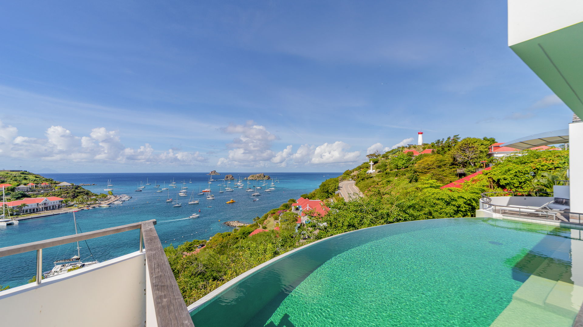 POOL & TERRACE