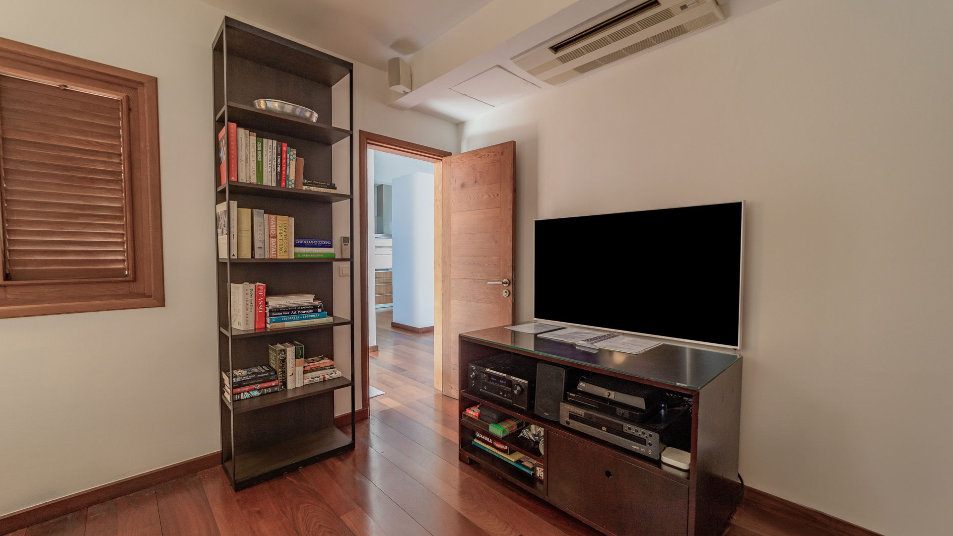 TV ROOM