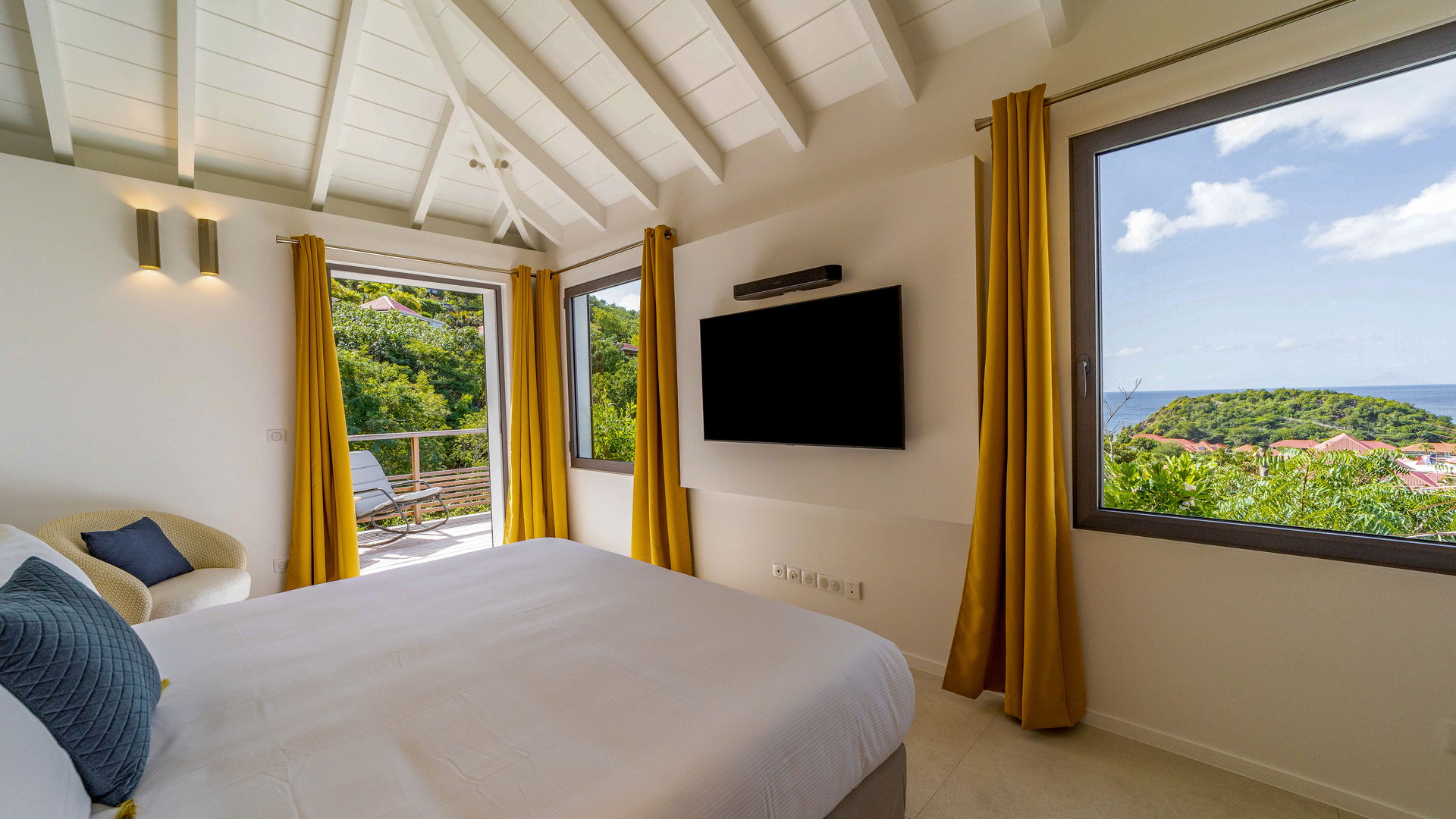 BEDROOM 1