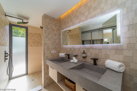 VILLA GRENADINES BEDROOM1 12