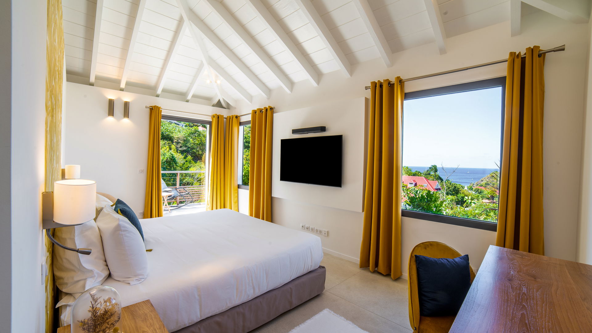 BEDROOM 1