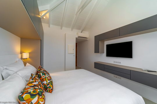 VILLA GRENADINES BEDROOM3 8