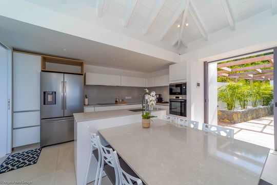 VILLA GRENADINES KITCHEN & DINING AREA 4