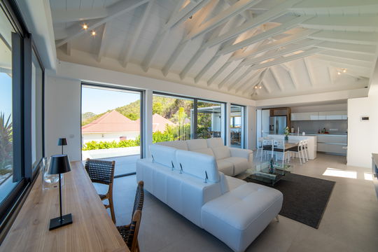 VILLA GRENADINES LIVING AREA 4